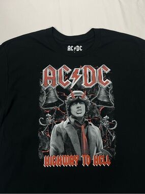 AC/DC Band T-Shirt, Angus Young Guitarist Tour Merch Tee (Brand New With Tags)
